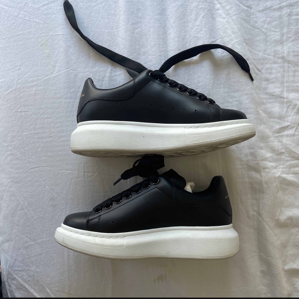 Alexander McQueen Wmns oversized sneakers ‘black’ size 6.5